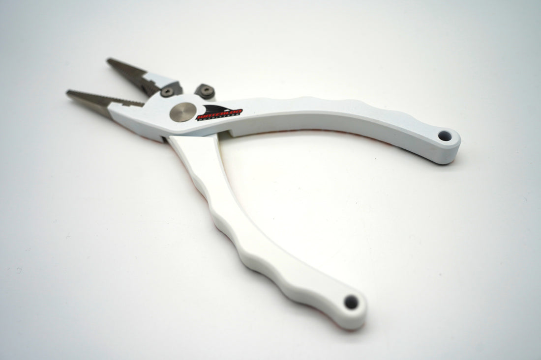 Evolution 7.5 Pliers - Waterloo Tails Up Logo